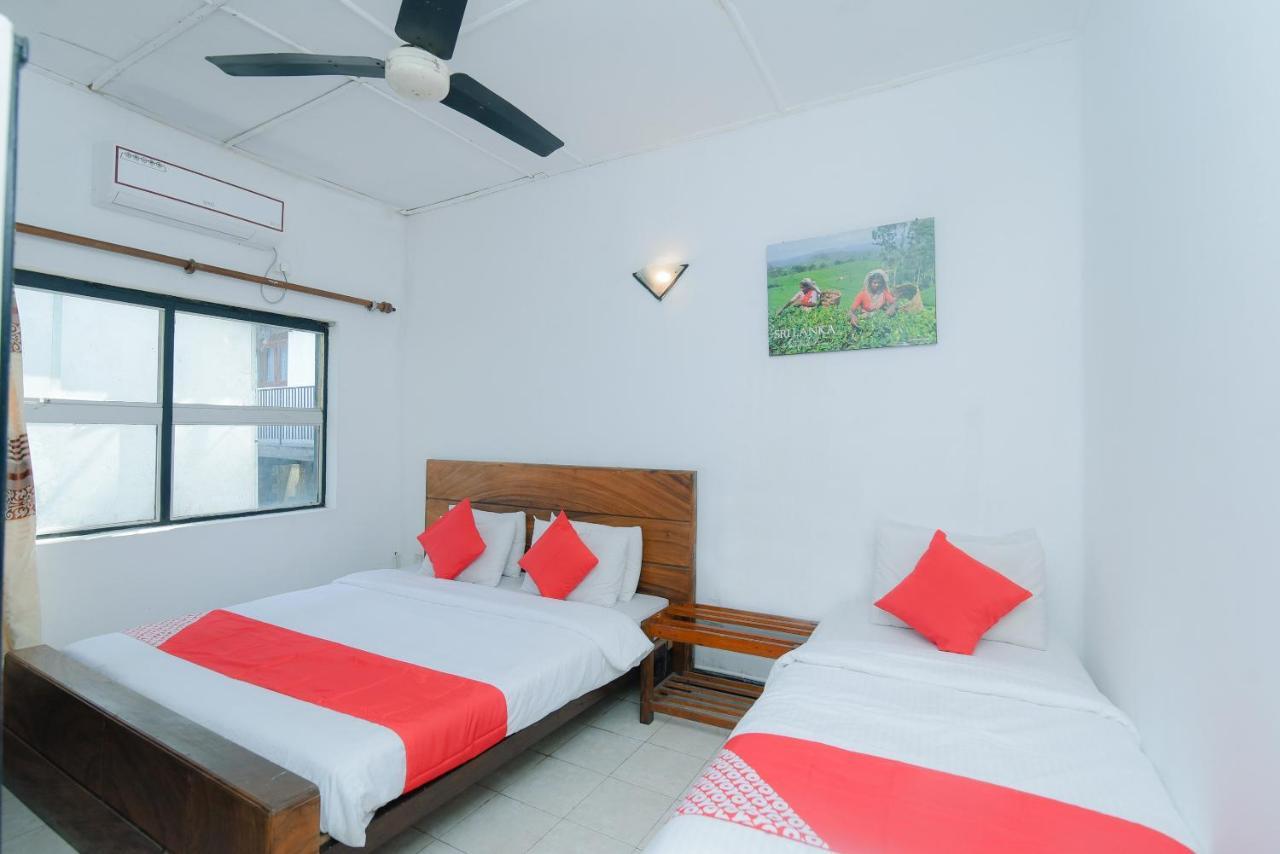 Oyo 479 Water Front Hotel Kandy Exterior photo