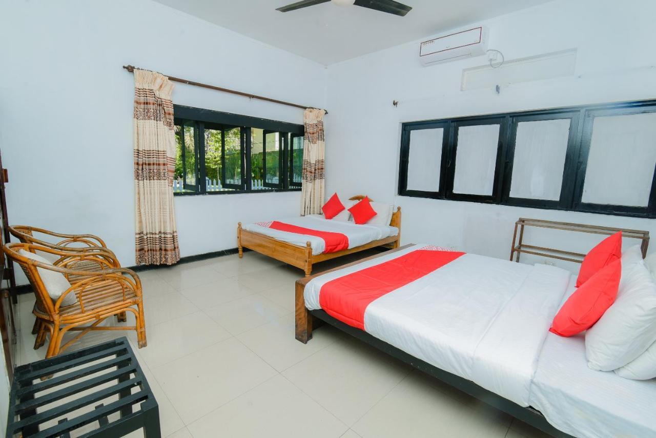 Oyo 479 Water Front Hotel Kandy Exterior photo